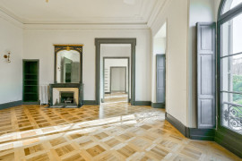 
                                                                                        Vente
                                                                                         NICE CIMIEZ - Superbe appartement atypique dans Palais bourgeois