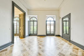 
                                                                                        Vente
                                                                                         NICE CIMIEZ - Superbe appartement atypique dans Palais bourgeois