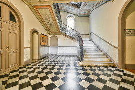 
                                                                                        Vente
                                                                                         NICE CIMIEZ - Superbe appartement atypique dans Palais bourgeois