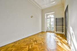 
                                                                                        Vente
                                                                                         NICE CIMIEZ - Superbe appartement atypique dans Palais bourgeois