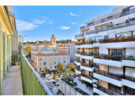 
                                                                                        Vente
                                                                                         Nice - La Coulée Verte - Appartement rénové balcon