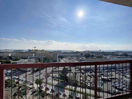 
                                                                                        Vente
                                                                                         Nice Ouest Saint Augustin - Opportunité - Beau  4 pièces 77 m² vue mer et ville