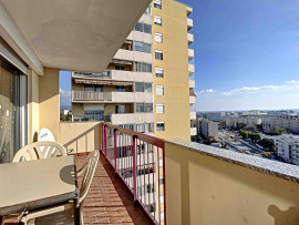 
                                                                                        Vente
                                                                                         Nice Ouest Saint Augustin - Opportunité - Beau  4 pièces 77 m² vue mer et ville