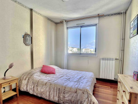 
                                                                                        Vente
                                                                                         Nice Ouest Saint Augustin - Opportunité - Beau  4 pièces 77 m² vue mer et ville