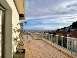 
                                                                                        Vente
                                                                                         Nice Parc Impérial - Penthouse de 127 m2 avec vue panoramique