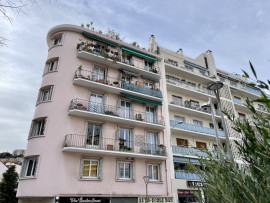 
                                                                                        Vente
                                                                                         Nice Saint Sylvestre - Appartement au calme en retrait de la place Goiran