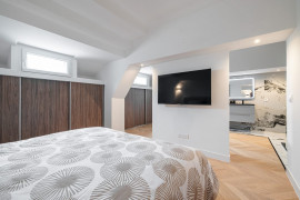 
                                                                                        Vente
                                                                                         NICE Victor Hugo - Magnifique appartement de 5 pièces entièrement rénové dans une résidence bourgeoise avec Parc