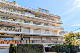 
                                                                                        Vente
                                                                                         Nice West Big 3 rooms for sale SEA VIEW quiet area