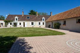 
                                                                                        Vente
                                                                                         orientation plein sud renove en1996/1998