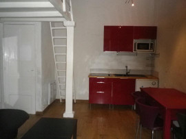 
                                                                                        Vente
                                                                                         Paris 11e studio meublé 18 m2