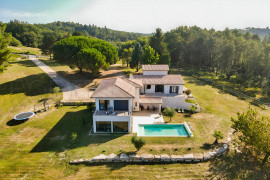 
                                                                                        Vente
                                                                                         PERIGORD VILLA CONTEMPORAINE 335 M² 3,5 HA