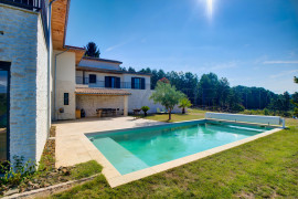 
                                                                                        Vente
                                                                                         PERIGORD VILLA CONTEMPORAINE 335 M² 3,5 HA