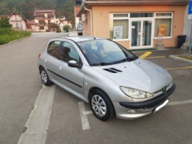 
                                                                                        Voiture
                                                                                         Peugeot 206