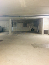 
                                                                                        Location
                                                                                         Place de parking souterrain sécurisée   1 Pièce ·