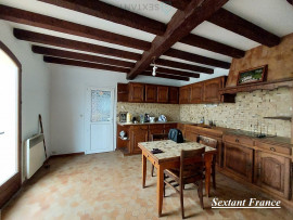 
                                                                                        Vente
                                                                                         Plain-pied avec garage d'environ 70 m² proche A13