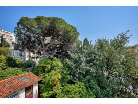 
                                                                                        Vente
                                                                                         Port de Nice - Maison 10 pièces avec jardin