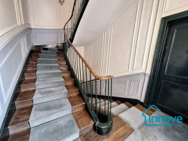 
                                                                                        Vente
                                                                                         Quartier Saint-Louis : Bel appartement ancien avec 3 chambres