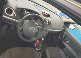 
                                                                                        Voiture
                                                                                         Renault Clio 3