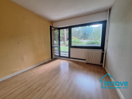 
                                                                                        Vente
                                                                                         Rive droite : 2 pièces avec balcon plein sud