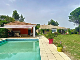 
                                                                                        Vente
                                                                                         ROCHEFORT DU GARD - VILLA T6 242 M² SUR 5000 M² DE PARCELLE - PISCINE POOL HOUSE