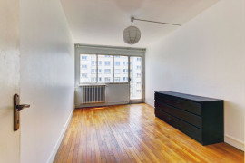 
                                                                                        Vente
                                                                                         SAINT-CLOUD APPARTEMENT QUATRE PIECES