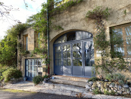 
                                                                                        Vente
                                                                                         Saint Jurs,une maison 300 M2 , 4 appartements , un atelier d'artiste 