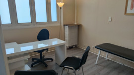 
                                                                                        Location
                                                                                         salle de pratique cabinet avec ostéopathe associé