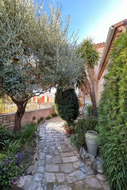 
                                                                                        Vente
                                                                                         Spacieuse villa sise sur un terrain de 493m² - Bouzigues