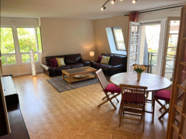 
                                                                                        Location
                                                                                         Spacieux appartement au coeur du Vieux Chatillon