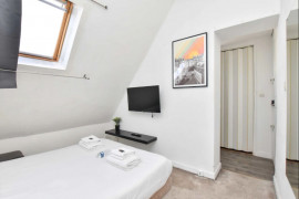 
                                                                                        Location
                                                                                         Studette 16e libre de suite Paris-Dauphine