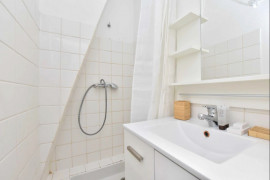 
                                                                                        Location
                                                                                         Studette 16e libre de suite Paris-Dauphine