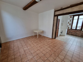 
                                                                                        Location
                                                                                         Studio Arras-Centre 27m2