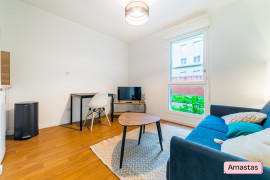 
                                                                                        Location
                                                                                         STUDIO DE 19M2 ENTIEREMENT RENOVE ET MEUBLE SUR VILLEURBANNE - 169685