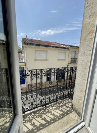 
                                                                                        Location
                                                                                         Studio de 22 m2 Quartier Saint Genes