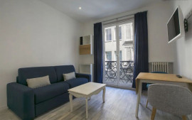 
                                                                                        Location
                                                                                         Studio meublé 19 m² balcon Paris Madeleine Opéra