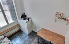 
                                                                                        Location
                                                                                         Studio meublé, bail mobilité, libre juin, BASTILLE