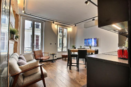 
                                                                                        Location
                                                                                         Studio meublé dans le marais, libre de suite