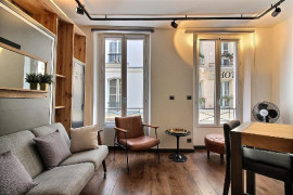 
                                                                                        Location
                                                                                         Studio meublé dans le marais, libre de suite