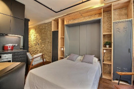 
                                                                                        Location
                                                                                         Studio meublé dans le marais, libre de suite