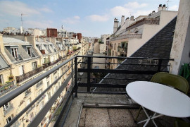 
                                                                                        Location
                                                                                         Studio meublé et équipé, avec une grande terrasse