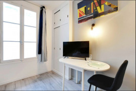 
                                                                                        Location
                                                                                         Studio meuble et lumineux - INVALIDES