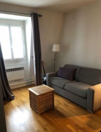 
                                                                                        Location
                                                                                         Studio meublé rue de l'Université - Paris 7e