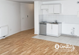 
                                                                                        Vente
                                                                                         Studio Paris 20ème