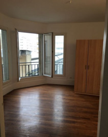 
                                                                                        Location
                                                                                         Studio Quartier Georges Brassens - Paris 15 - 32m2