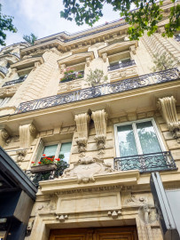 
                                                                                        Vente
                                                                                         Superbe Appartement de Charme à Montmartre