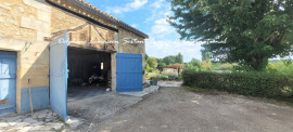 
                                                                                        Vente
                                                                                         Sur les coteaux de Bergerac : Belle longère avec gite, vue dégagée et piscine 