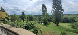 
                                                                                        Vente
                                                                                         Sur les coteaux de Bergerac : Belle longère avec gite, vue dégagée et piscine 