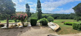 
                                                                                        Vente
                                                                                         Sur les coteaux de Bergerac : Belle longère avec gite, vue dégagée et piscine 