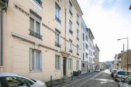 
                                                                                        Location
                                                                                         T1 bis lumineux meublé à Villeurbanne