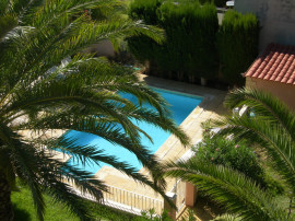 
                                                                                        Location
                                                                                         T1 MEUBLE A 300M PLAGES PISCINE VUE MER à l'année